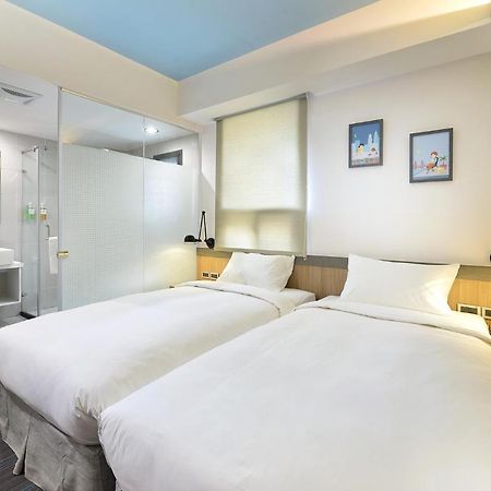 Hommie Inn Taichung Exterior photo