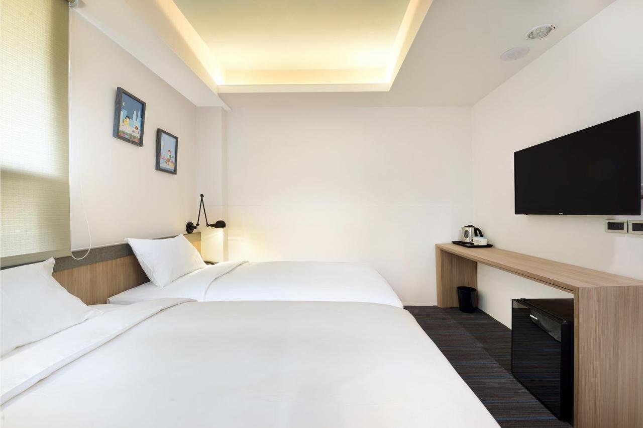 Hommie Inn Taichung Exterior photo