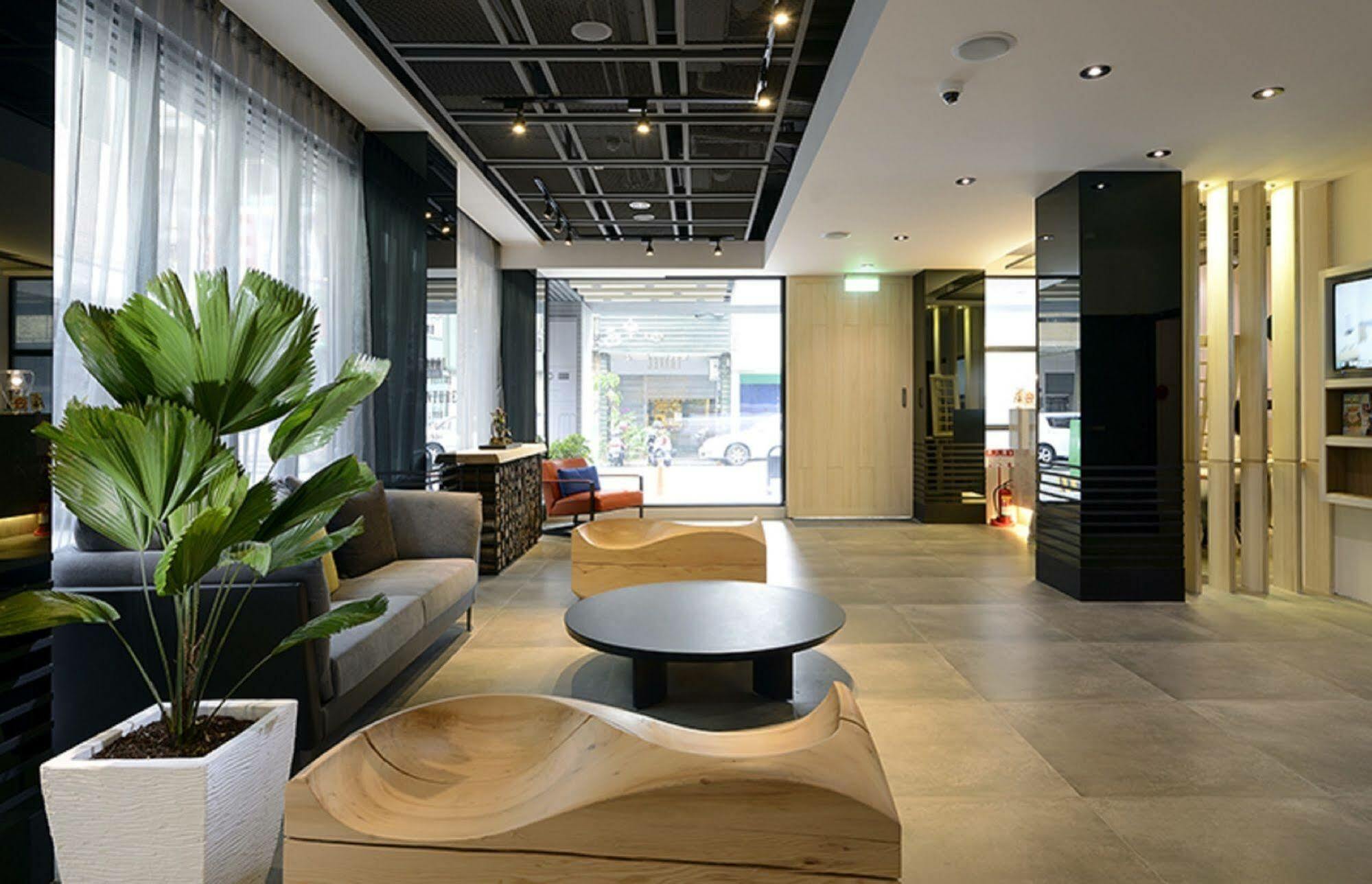 Hommie Inn Taichung Exterior photo