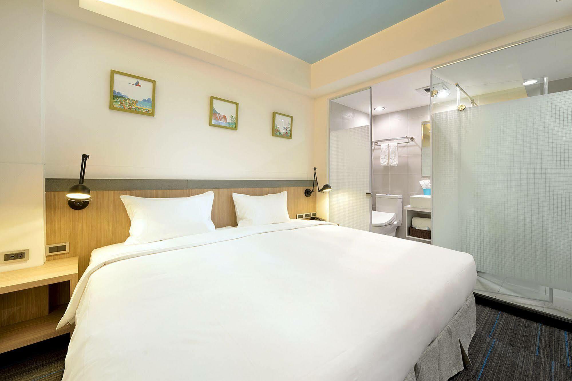 Hommie Inn Taichung Exterior photo